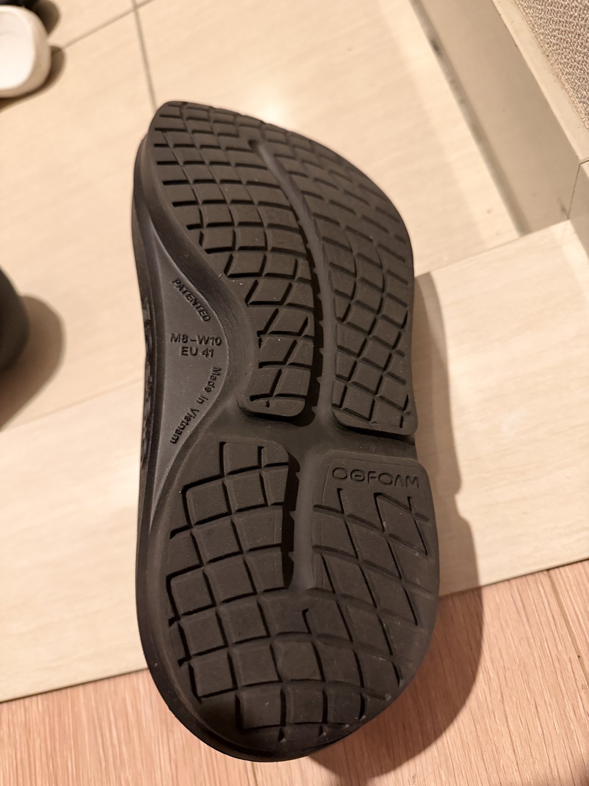 OOFOS OOriginal+PLUS のソール(OOfoam・M8-W10 EU41表記)