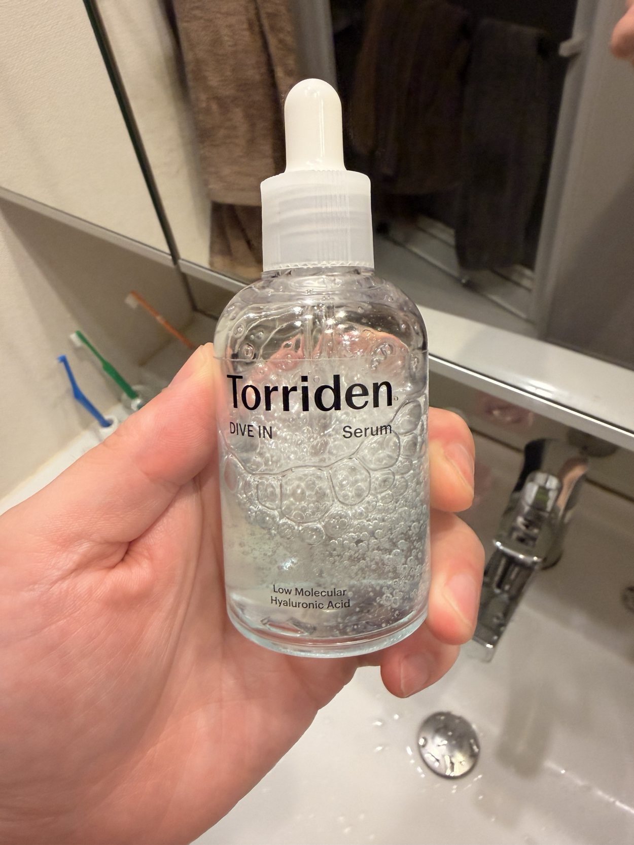 Torriden ダイブインセラムの実物(使用中のスポイトボトル)
